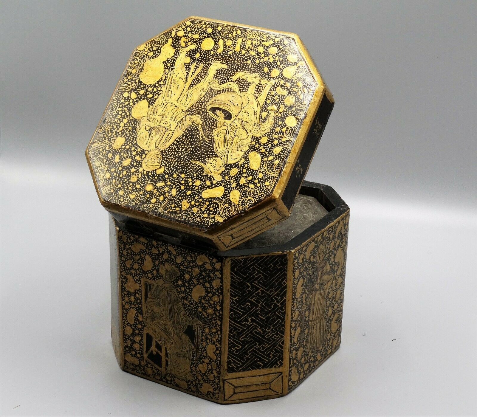 Antique Chinese Export Chinoiserie Tea Caddy