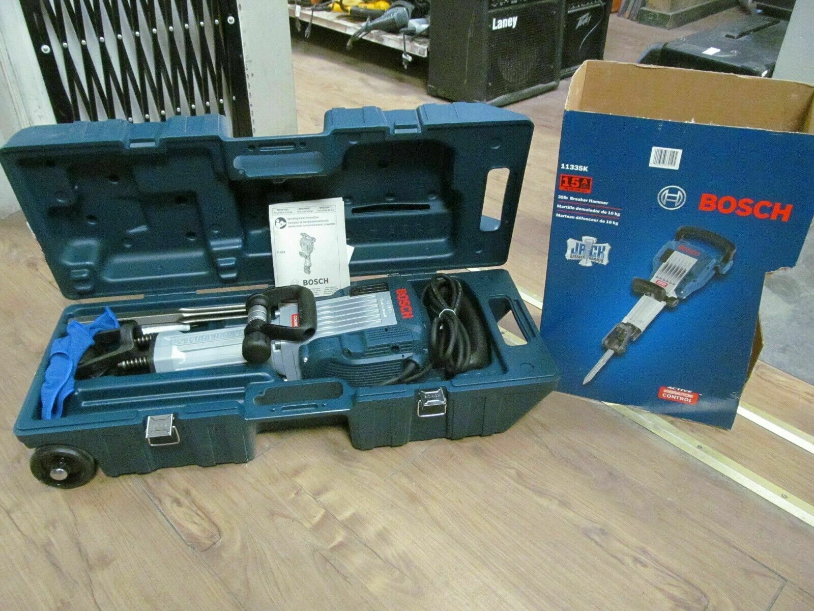 Bosch Demolition Hammer Kit Impact 34 Ft/lb Model 11335k With Hard Rolling Case