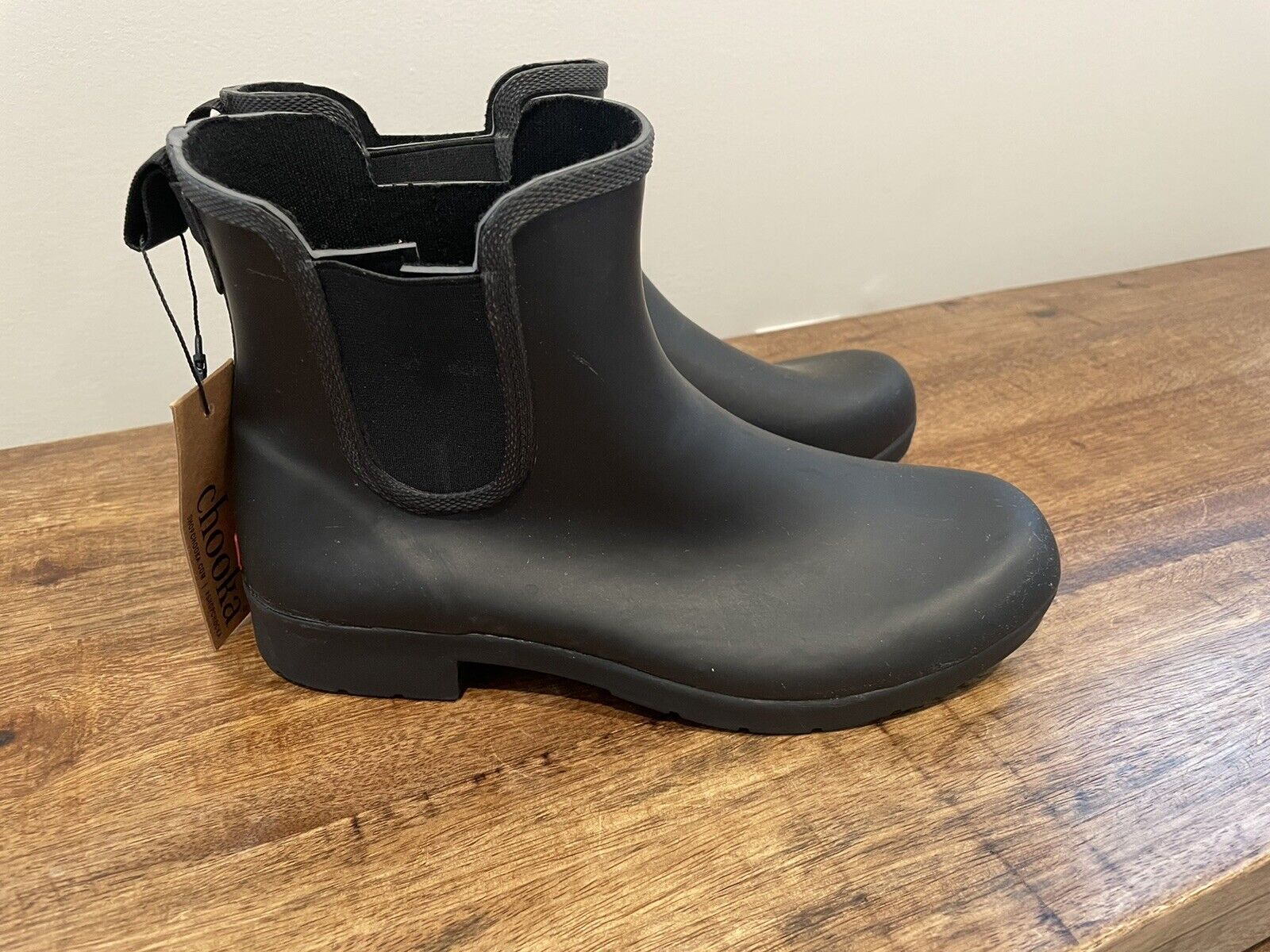 Chooka womens rain boots size 8 black rubber short