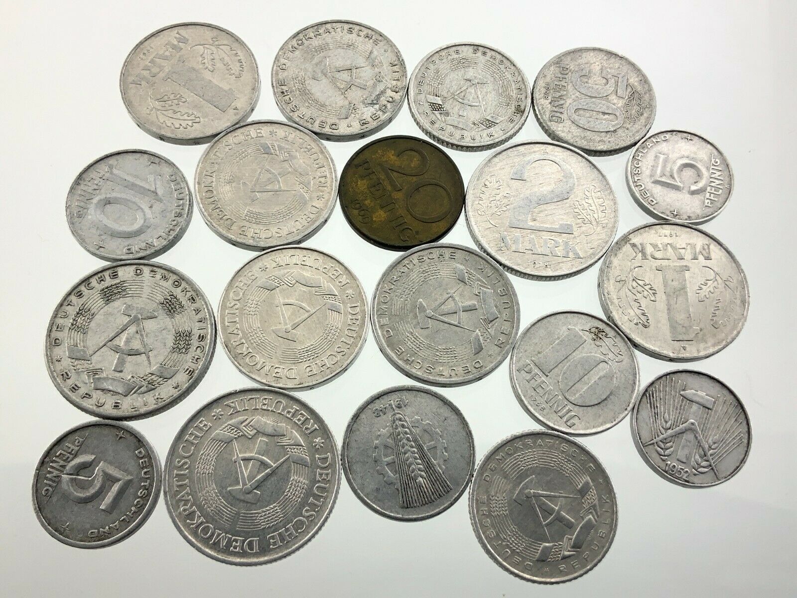 East Germany Mixed Lot Of 19 Circulated Coins Denomination Years Vary 915c