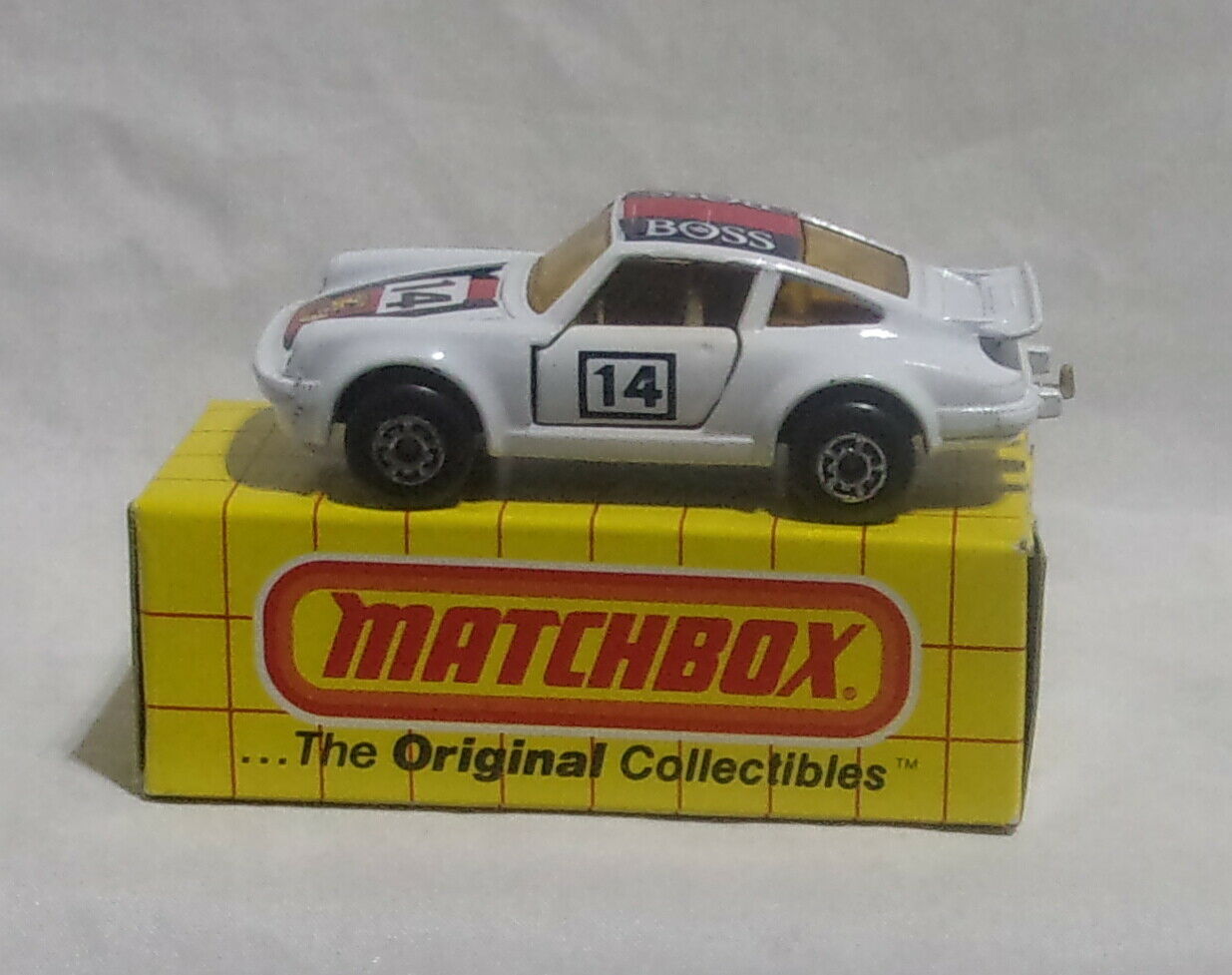 Mj7 Matchbox -  Yellow Box - Mb03 - Porsche Turbo - White
