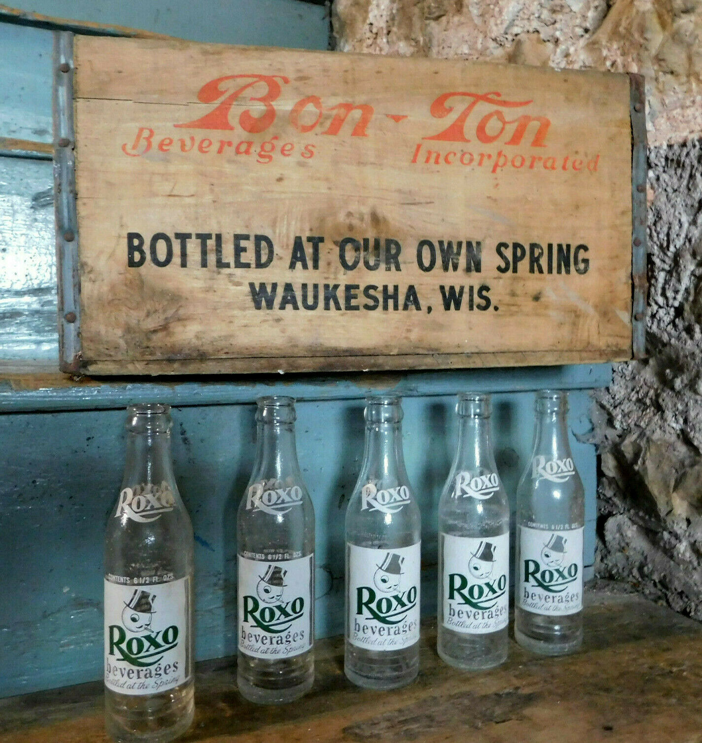 Vintage Wooden Waukesha Wi  Soda Crate Bonton Beverages And  5 Roxo Soda Bottles