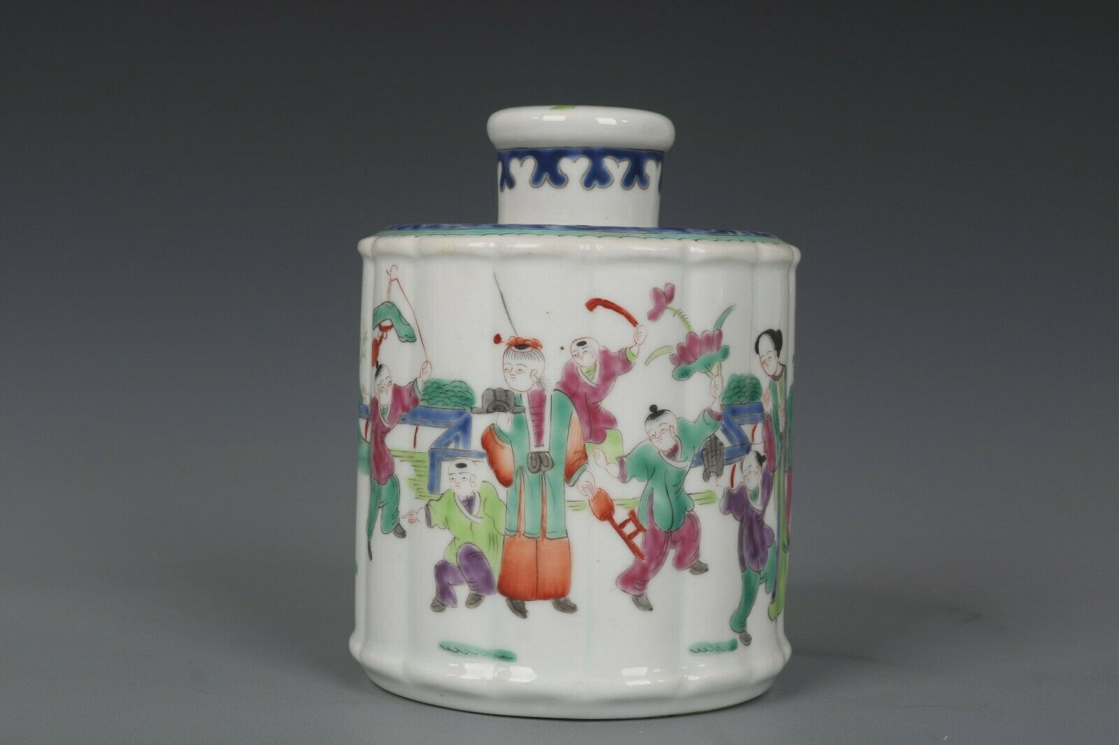 Fine Beautiful Chinese Famille Rose Porcelain Characters Tea Caddy