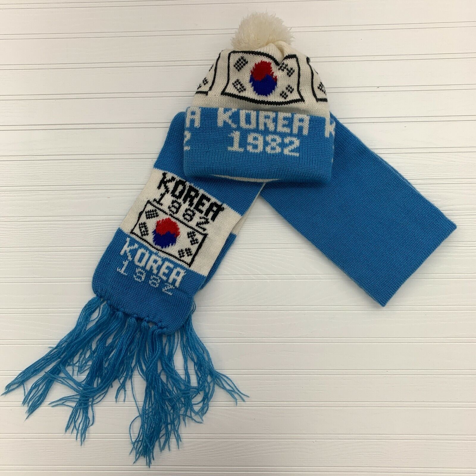 Vintage White/Blue Multicolor Korea 1982 Korean Flag Beanie/Scarf Bundle
